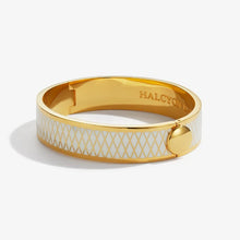 Load image into Gallery viewer, Halcyon Days Parterre Cream &amp; Gold Bangle
