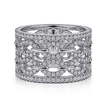 Load image into Gallery viewer, White Gold Diamond Link Ring
